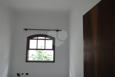 Sobrado à venda com 4 quartos, sendo 3 suítes, em Jardim São Bento, São Paulo, SP