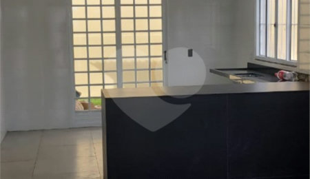 Casa Térrea à venda com 3 quartos, sendo 1 suíte,  em Jardim Jockey Club, Cuiabá, MT