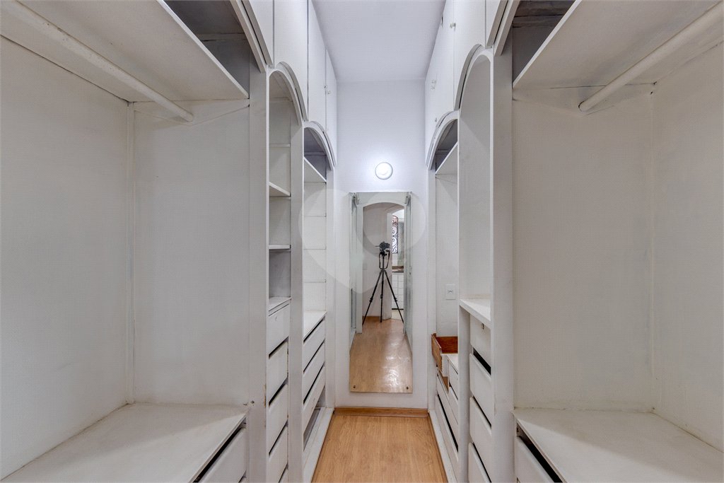 Sobrado à venda com 4 quartos, sendo 2 suítes, em Brooklin, São Paulo, SP