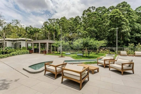 Apartamento à venda com 4 suítes em Vila Cordeiro, São Paulo, SP