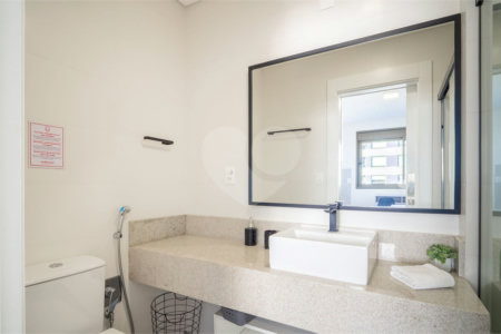 Apartamento à venda com 3 suítes em Jurerê, Florianópolis, SC
