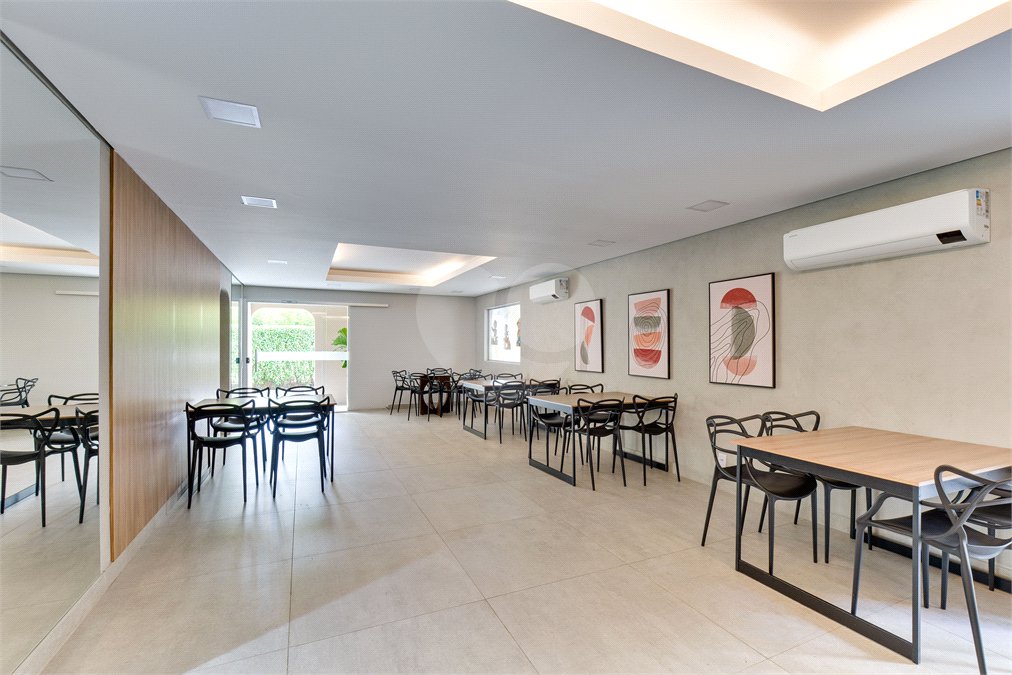 Apartamento à venda com 3 quartos, sendo 2 suítes, em Moema, São Paulo, SP