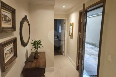 Sobrado à venda com 4 quartos, sendo 2 suítes, em Brooklin Paulista, São Paulo, SP