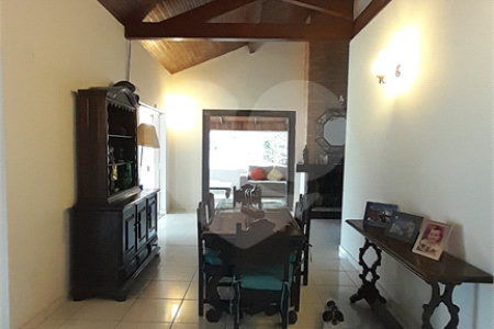 Casa à venda com 3 quartos, sendo 1 suíte,  em Retiro das Fontes, Atibaia, SP