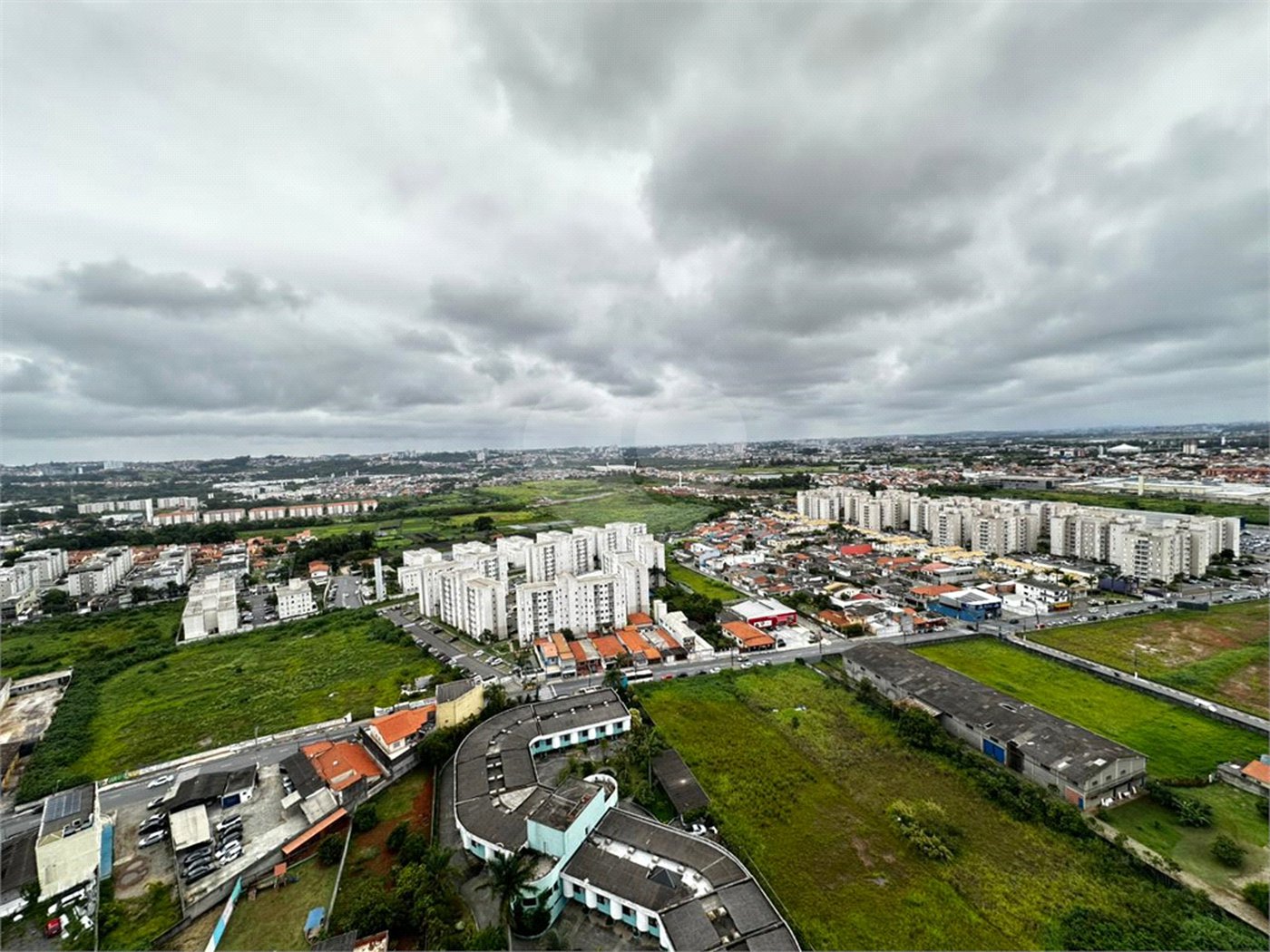 Apartamento para alugar com 1 suíte em Jardim Santa Helena, Suzano, SP
