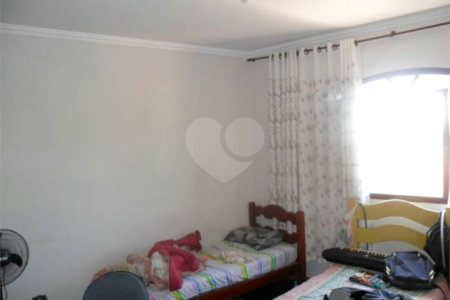 Casa à venda com 3 quartos, sendo 1 suíte, em Jardim Santa Helena, Poá, SP