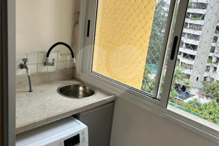 Apartamento à venda com 2 quartos, sendo 1 suíte,  em Paraíso do Morumbi, São Paulo, SP
