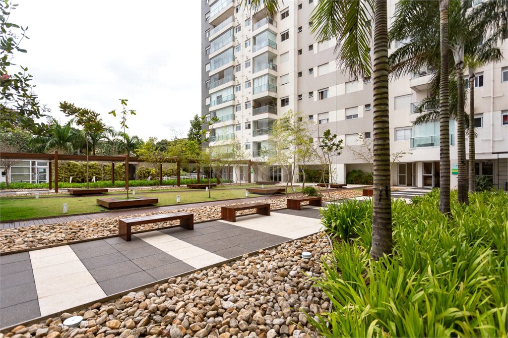 Apartamento à venda com 3 quartos, sendo 1 suíte, em Vila Anastácio, São Paulo, SP