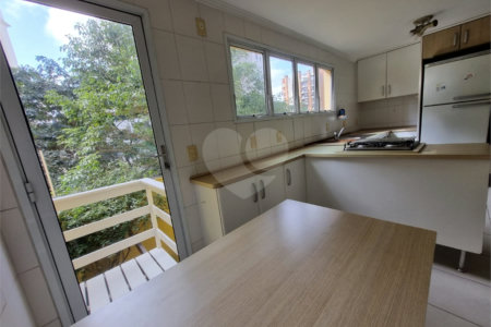 Casa à venda com 4 quartos, sendo 1 suíte, no condomínio Horizontal Newport Village, São Paulo - SP