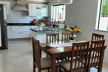 Casa Térrea à venda com 5 quartos, sendo 1 suíte, em Vila Santana, Mogi das Cruzes, SP