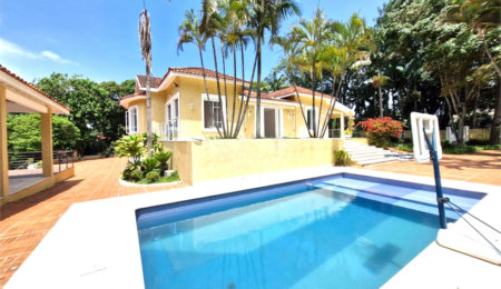Casa à venda com 4 suítes no condomínio Chácara Flora, São Paulo - SP
