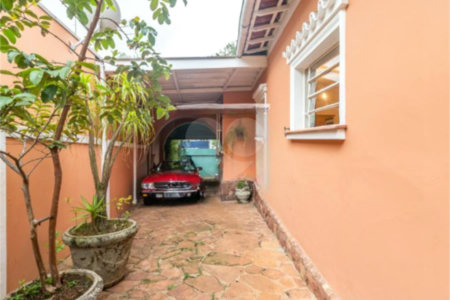 Casa à venda com 3 quartos, sendo 1 suíte, em Alto da Lapa, São Paulo, SP