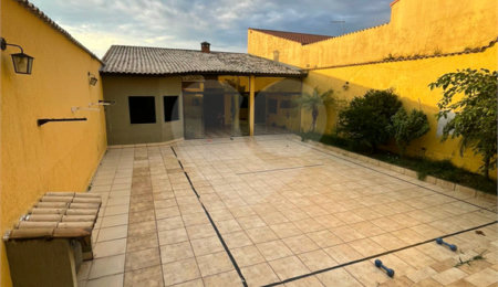 Sobrado à venda com 4 quartos, sendo 1 suíte,  em Vila Áurea, Poá, SP