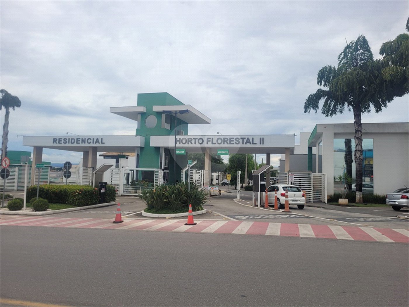 Casa à venda com 3 suítes no condomínio Horto Florestal II, Sorocaba - SP