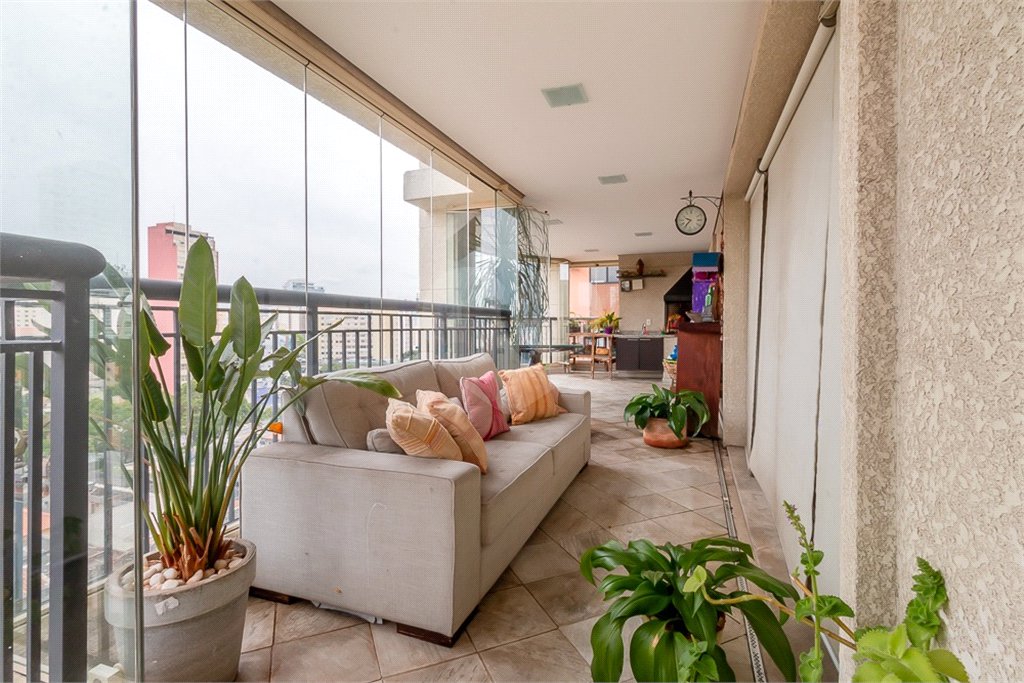 Apartamento à venda ou para alugar com 3 suítes em Santa Cecília, São Paulo, SP