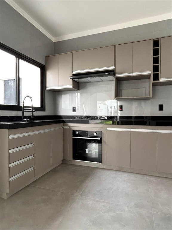 Casa térrea 3 quartos 1 suíte no residencial Terra dos Buritis
