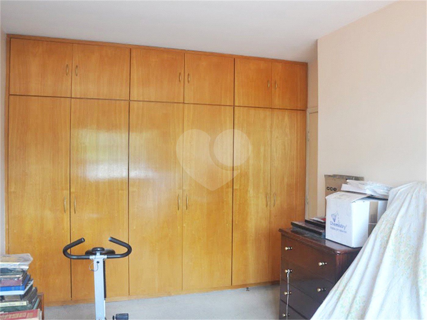 Sobrado à venda com 4 quartos, sendo 2 suítes,  em Alto da Boa Vista, São Paulo, SP