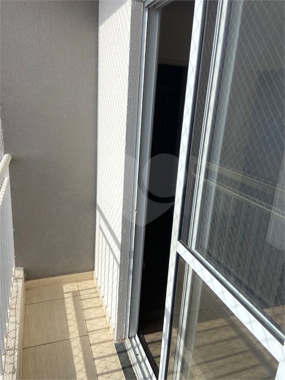 Apartamento à venda com 2 quartos, sendo 1 suíte, em Jardim Itamarati, Poá, SP