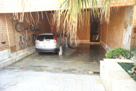 Casa à venda com 4 quartos, sendo 1 suíte,  em Vila Suissa, Mogi das Cruzes, SP