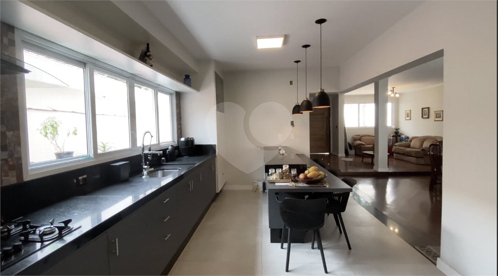 Casa à venda com 4 quartos, sendo 2 suítes, em Jardim Guanca, São Paulo, SP