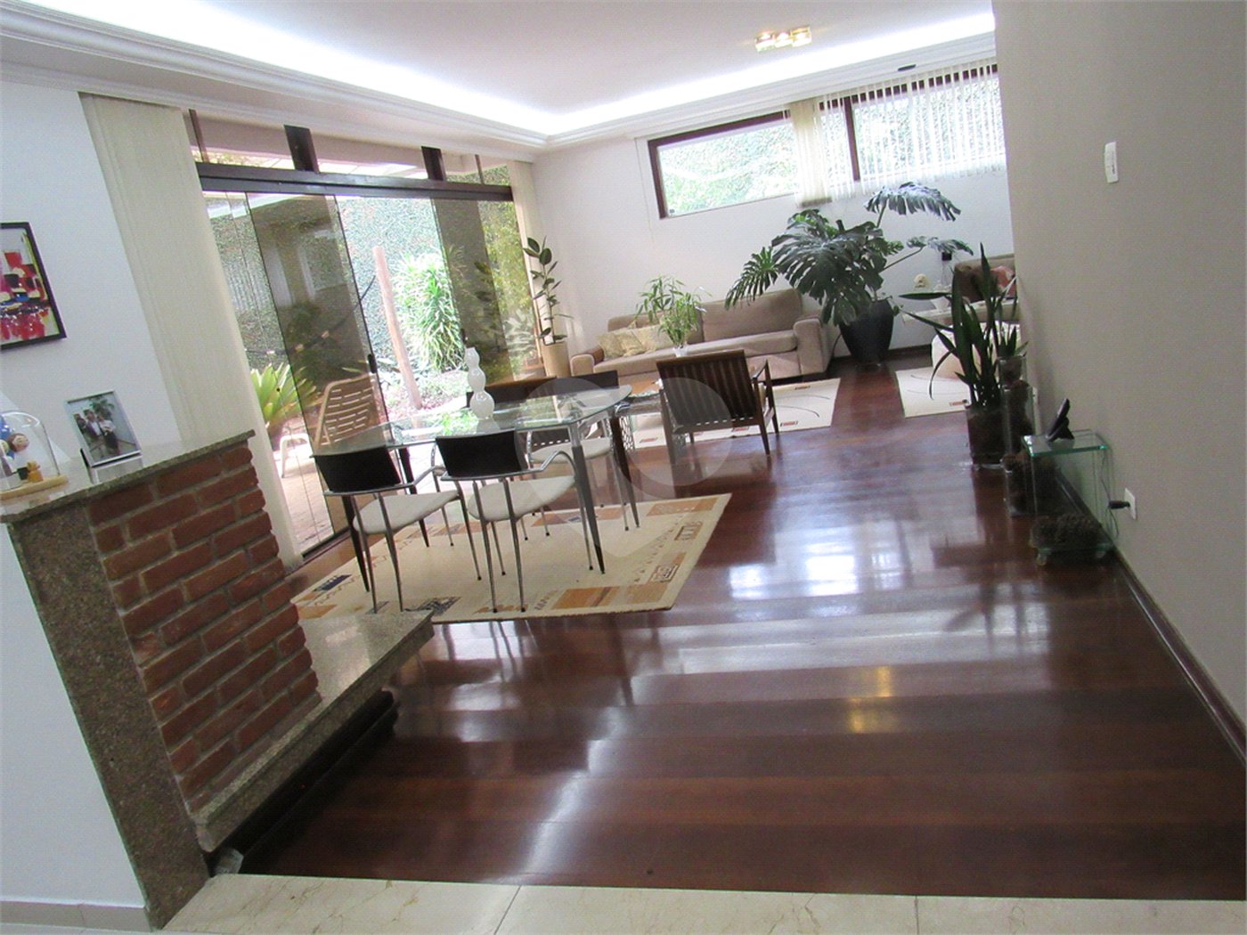 Sobrado à venda com 4 quartos, sendo 2 suítes, em Tremembé, São Paulo, SP