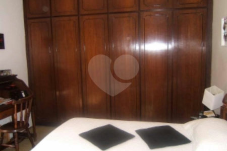 Casa de Vila à venda com 4 quartos, sendo 2 suítes, em Granja Julieta, São Paulo, SP