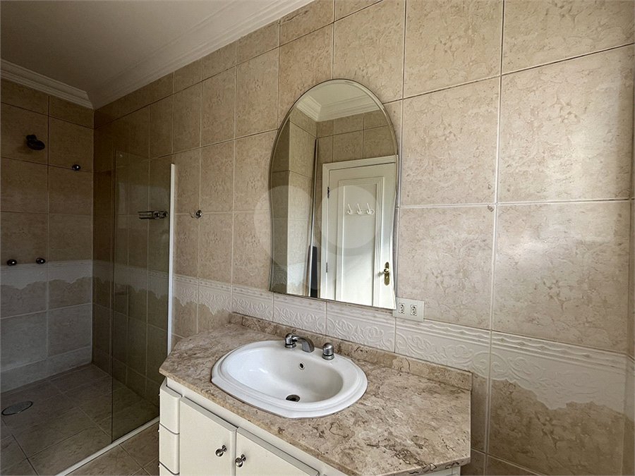 Casa para alugar com 4 quartos, sendo 2 suítes, no condomínio Porto Fino, São Paulo - SP