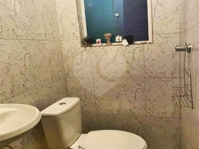 Sobrado à venda com 3 quartos, sendo 1 suíte,  em Vila Constança, São Paulo, SP