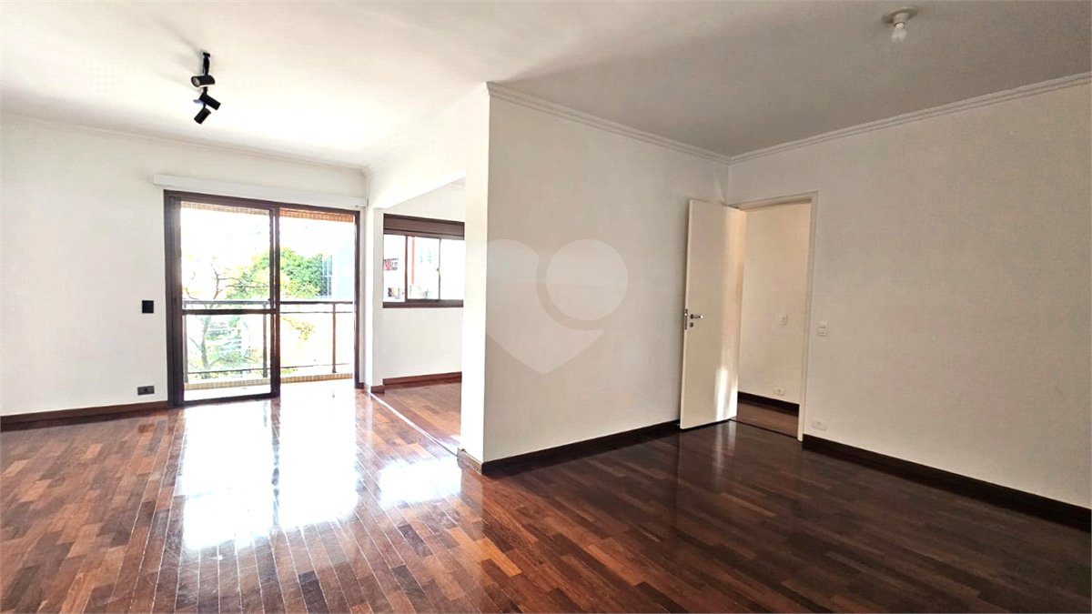 Apartamento para alugar com 3 quartos, sendo 1 suíte, em Alto da Boa Vista, São Paulo, SP