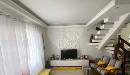 Casa à venda com 3 quartos, sendo 1 suíte,  no condomínio Residencial Santa Teresinha, São Paulo - SP
