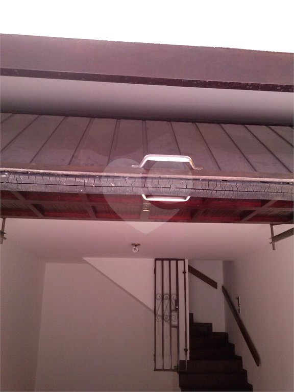 Sobrado à venda com 3 quartos em Jardim Itacolomi, São Paulo, SP