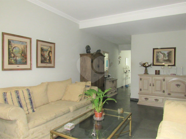 Sobrado à venda com 3 quartos, sendo 1 suíte,  em Granja Julieta, São Paulo, SP