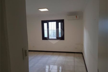 Sobrado à venda com 3 quartos, sendo 1 suíte, em Chácara Santo Antônio, São Paulo, SP