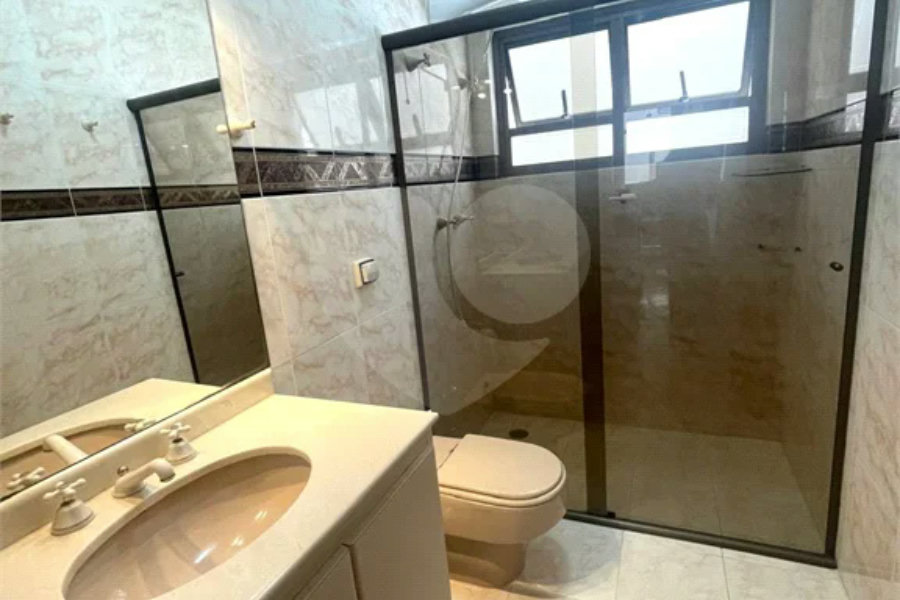 Sobrado à venda com 4 quartos, sendo 2 suítes, em Jardim França, São Paulo, SP