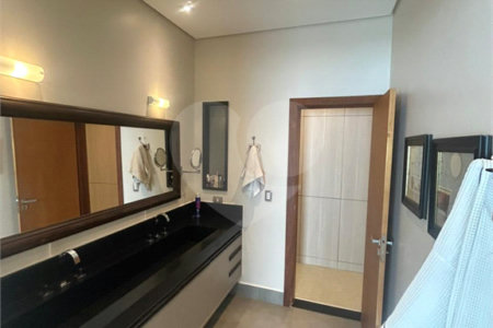 Casa à venda com 3 suítes no condomínio Campo de Toscana, Vinhedo - SP