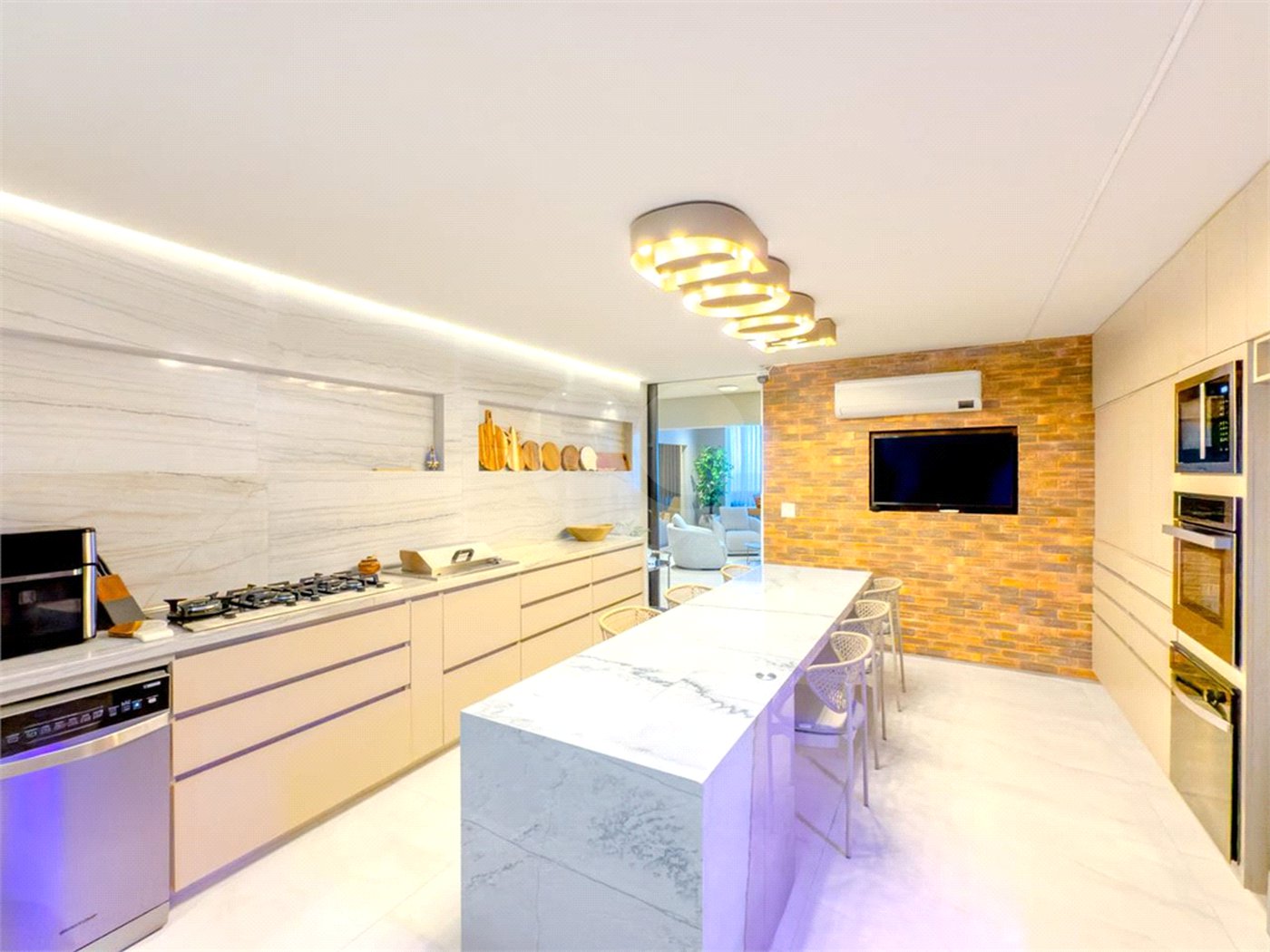 Apartamento à venda com 4 quartos, sendo 1 suíte,  em Copacabana, Rio de Janeiro, RJ