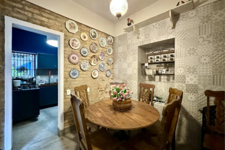 Casa à venda com 7 quartos, sendo 1 suíte, em Cosme Velho, Rio de Janeiro, RJ