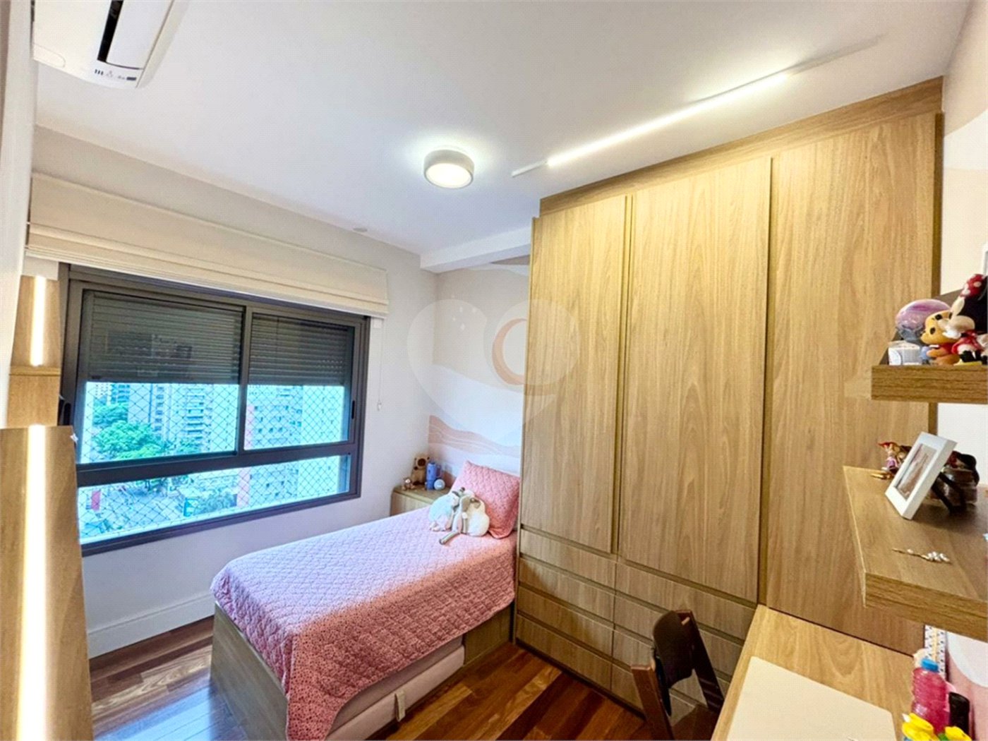 Apartamento à venda com 3 suítes em Moema, São Paulo, SP