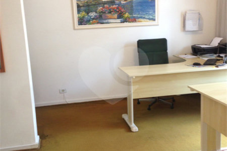 Sobrado à venda com 4 quartos, sendo 1 suíte, em Jardim Celeste, São Paulo, SP