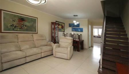 Campo Belo reformada, com quintal e churrasqueira!