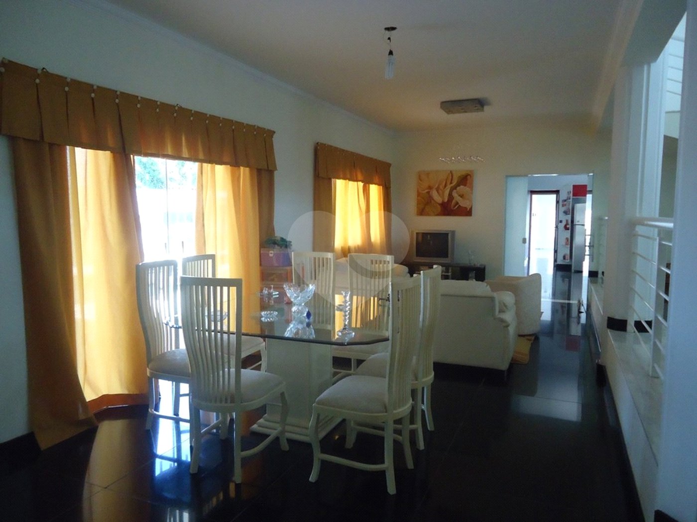 Casa à venda com 6 quartos, sendo 4 suítes,  no condomínio Monte Belo, Salto - SP