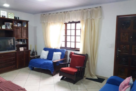 Casa à venda com 4 quartos, sendo 1 suíte,  em Jardim Helga, São Paulo, SP