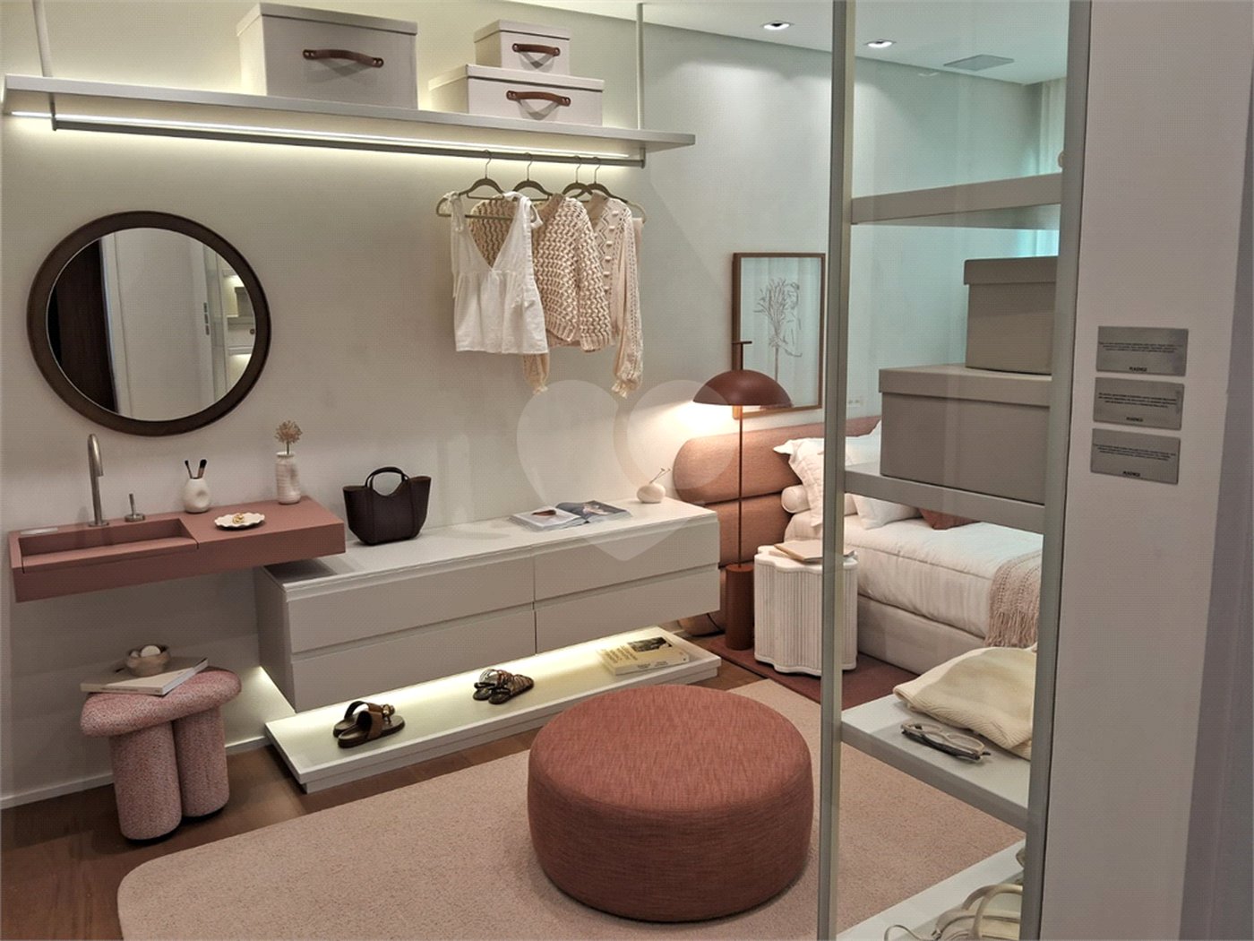 Apartamento à venda com 3 suítes em Moema, São Paulo, SP