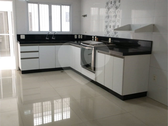 Sobrado à venda com 3 quartos, sendo 1 suíte,  em Vila Nova Cachoeirinha, São Paulo, SP