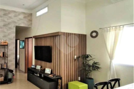 Casa à venda com 3 quartos, sendo 1 suíte, no condomínio Vilagio Vista Real, Paulínia - SP