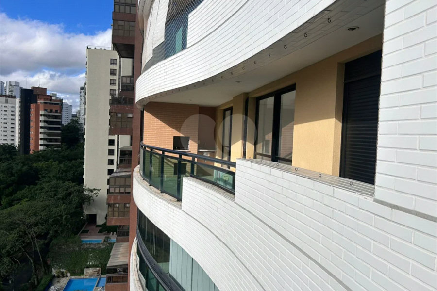 Apartamento à venda com 3 suítes em Morumbi, São Paulo, SP