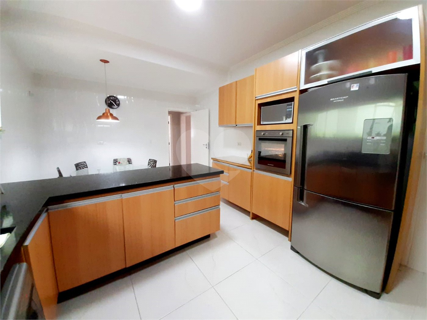 Sobrado à venda com 4 quartos, sendo 3 suítes, em Tremembé, São Paulo, SP
