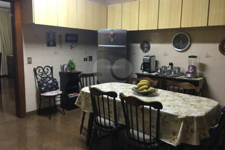 Casa à venda com 5 quartos, sendo 4 suítes,  em Vila Tramontano, São Paulo, SP
