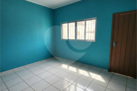 Casa à venda com 4 quartos, sendo 2 suítes, em Vila São Geraldo, São Paulo, SP