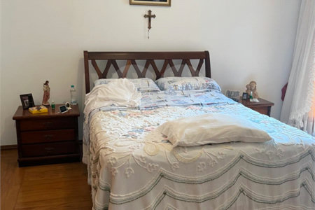 Casa à venda com 3 quartos, sendo 1 suíte, em Vila Mariana, São Paulo, SP